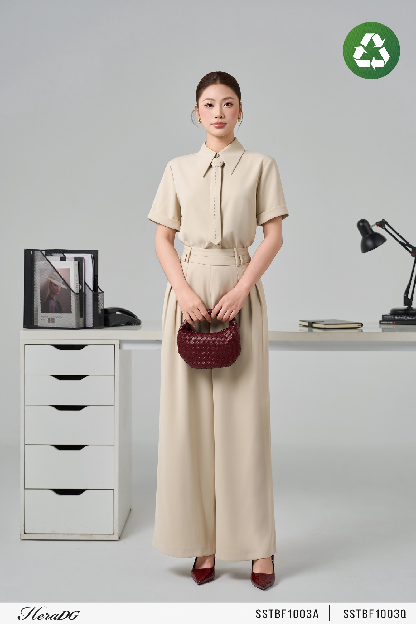 Ảnh của Quần suông 3 ly, cạp thắt đai bản nhỏ