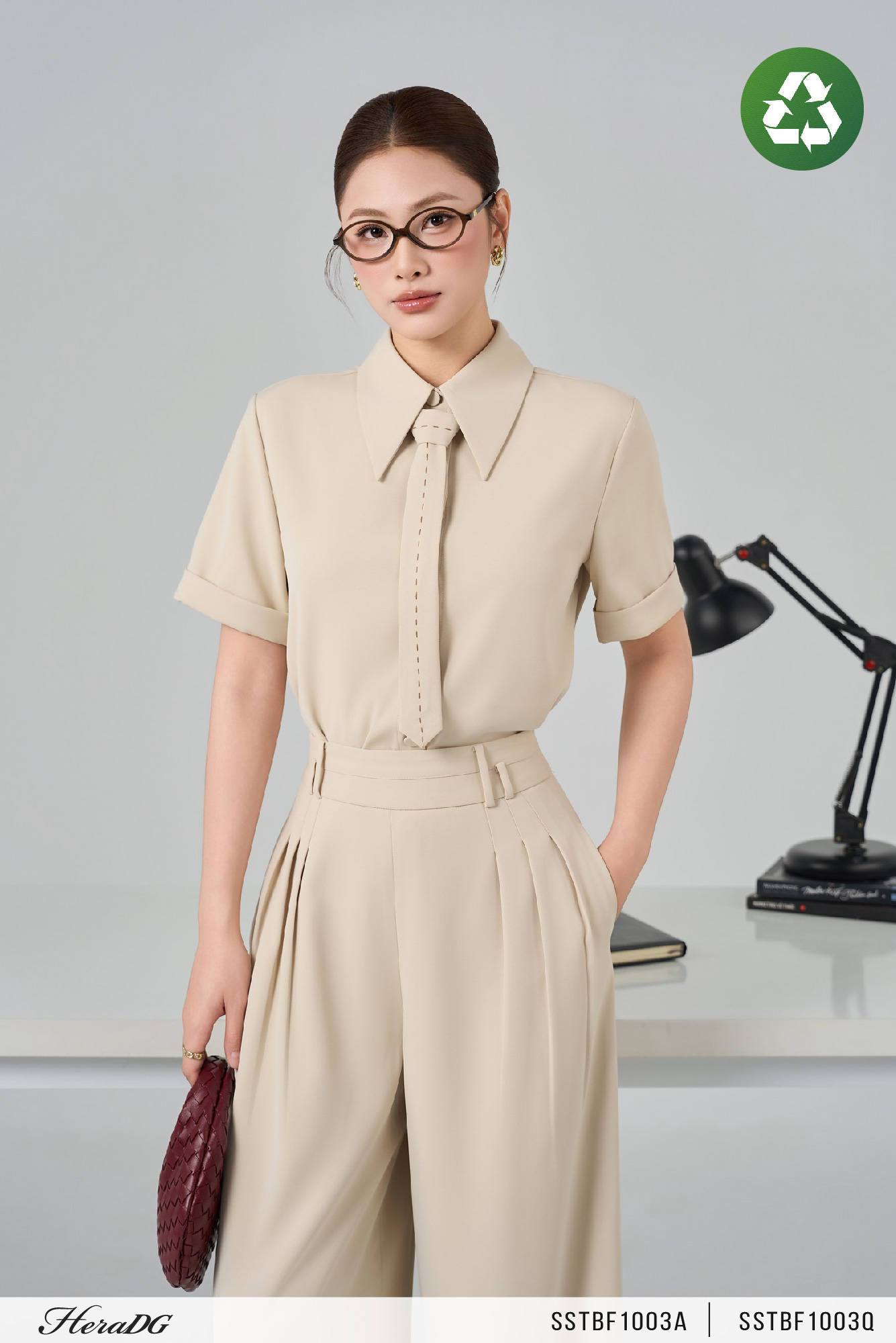 Ảnh của Áo sơ mi thắt cà vạt