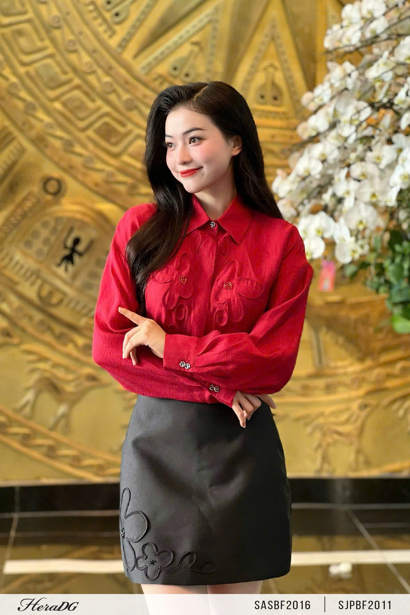 Ảnh của Áo sơ mi đính hoa