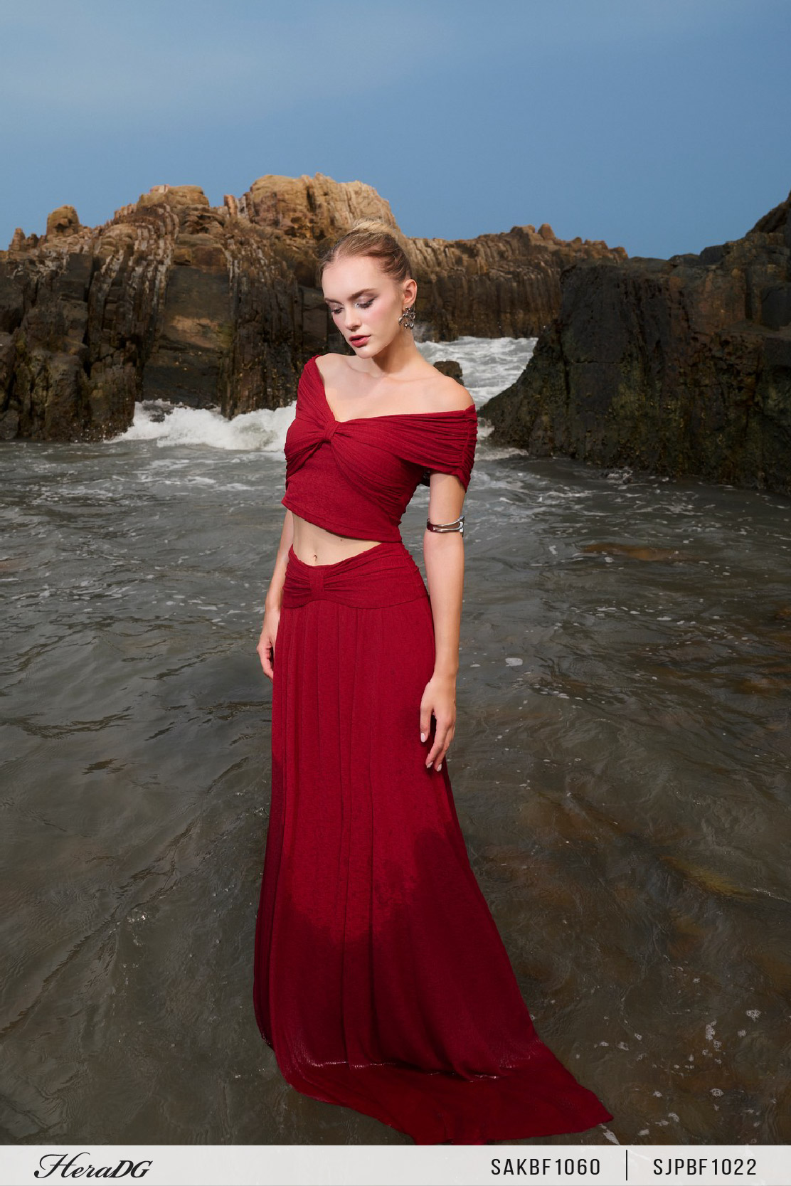 Ảnh của Áo trễ vai nơ ngực