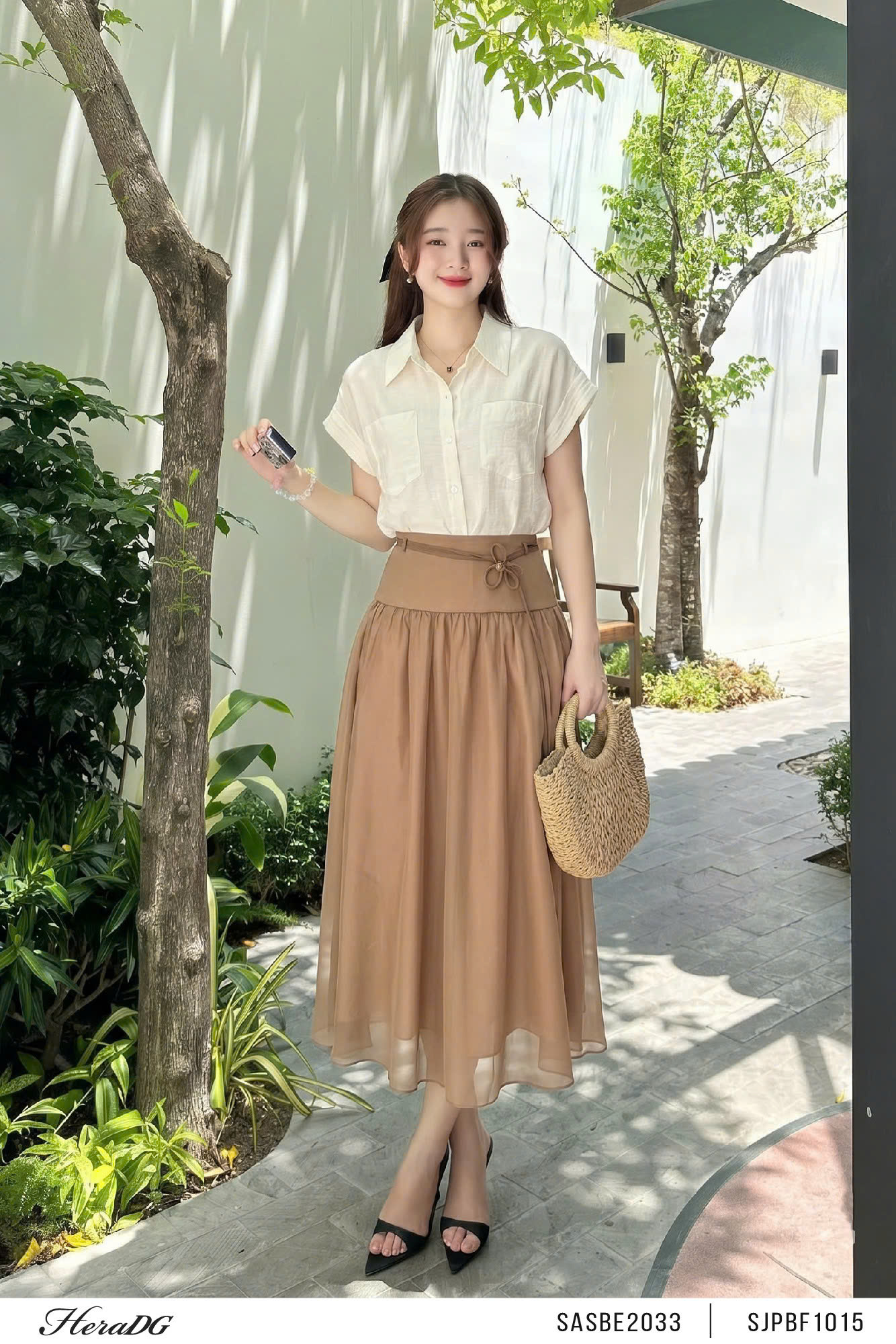Ảnh của Chân váy tơ dáng xòe