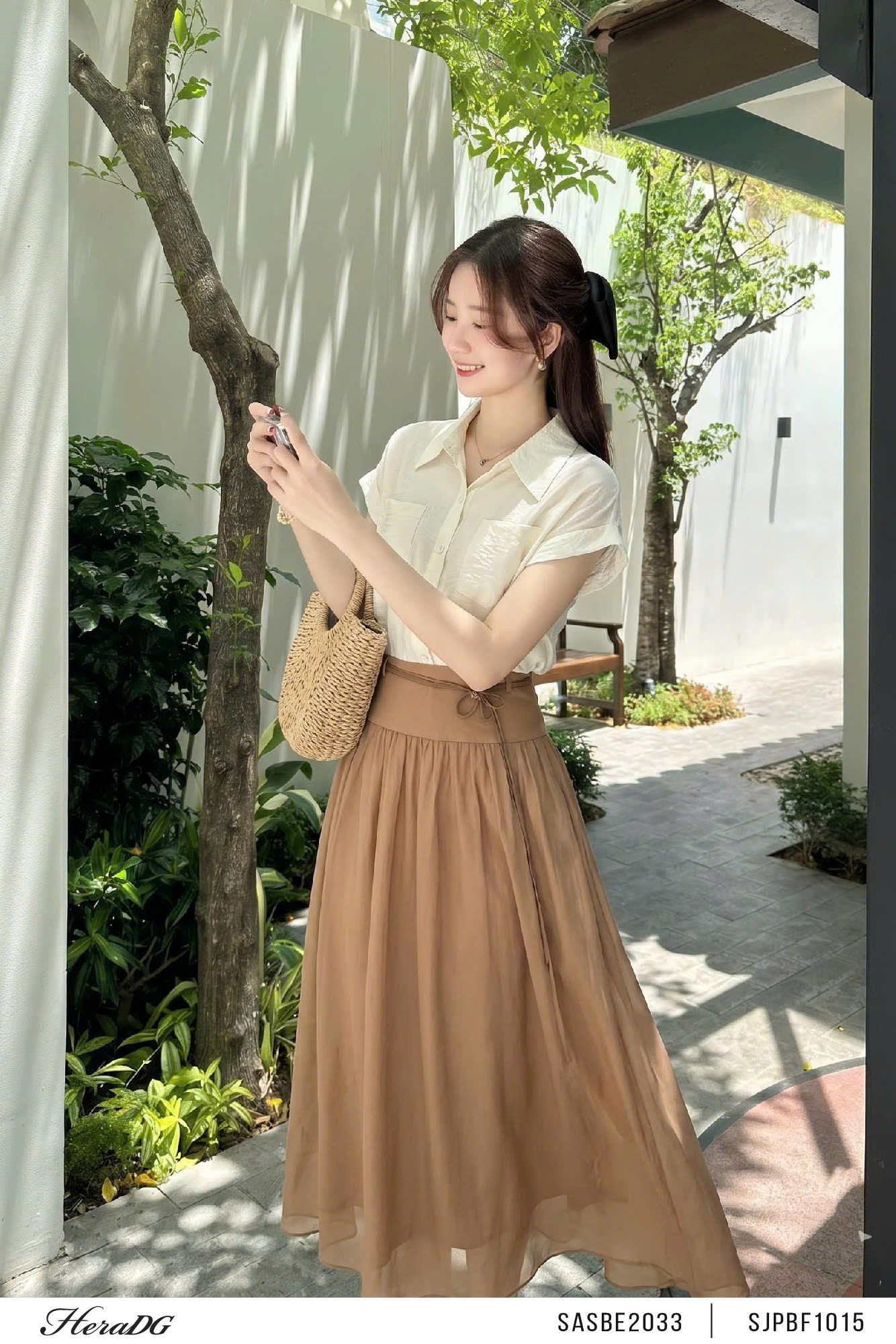 Ảnh của Chân váy tơ dáng xòe