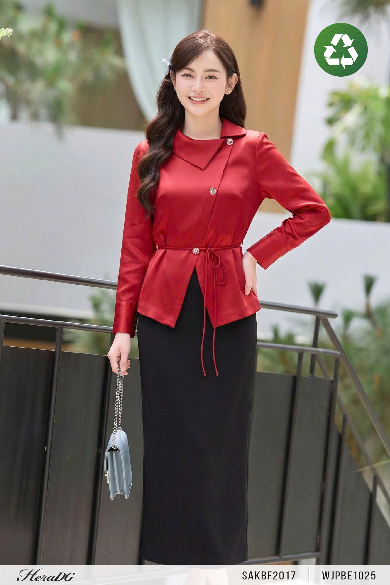 Ảnh của Áo kiểu cổ lệch, nẹp chéo
