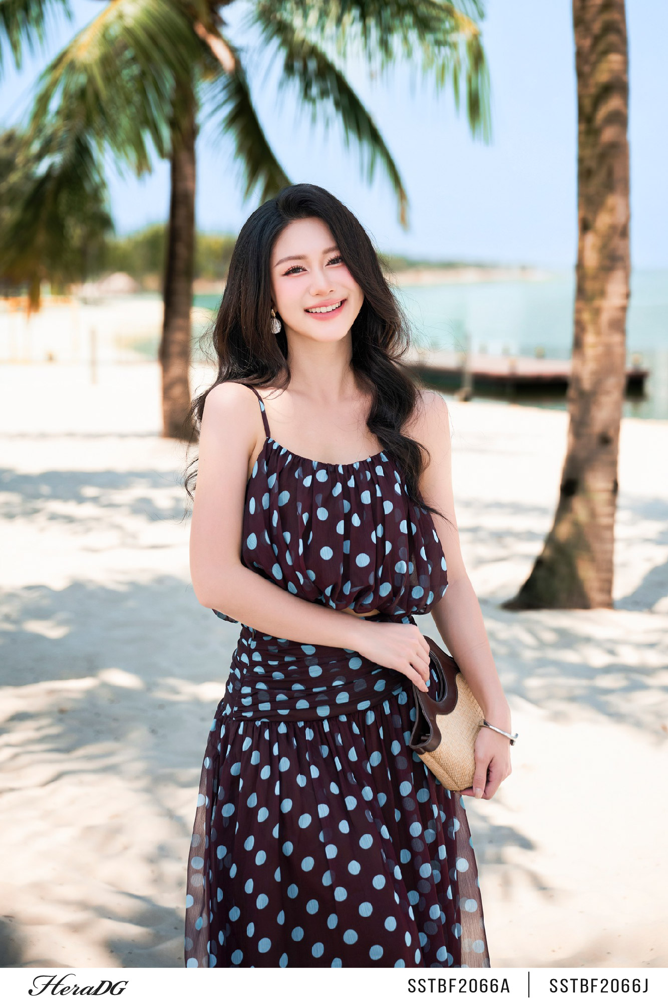 Ảnh của Áo 2 dây dật lót cổ tim