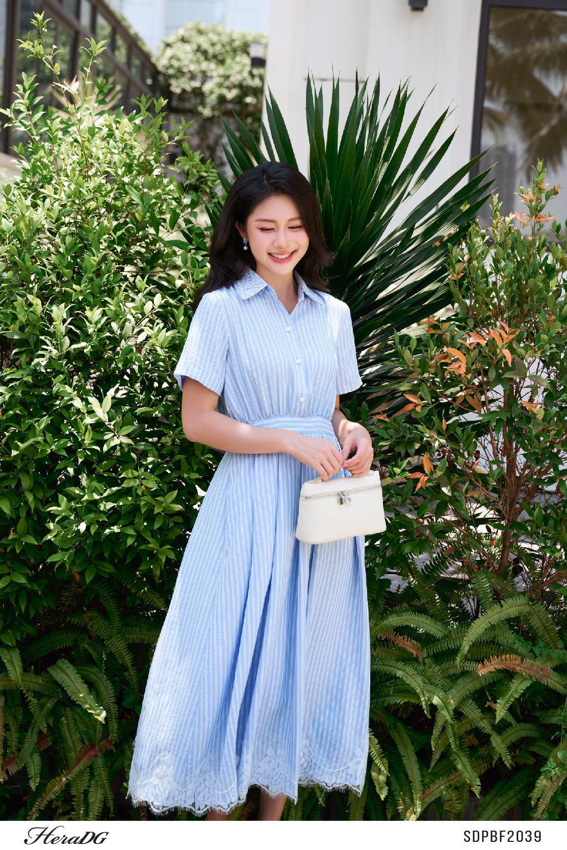 Ảnh của Đầm xòe cổ đức gấu phối ren