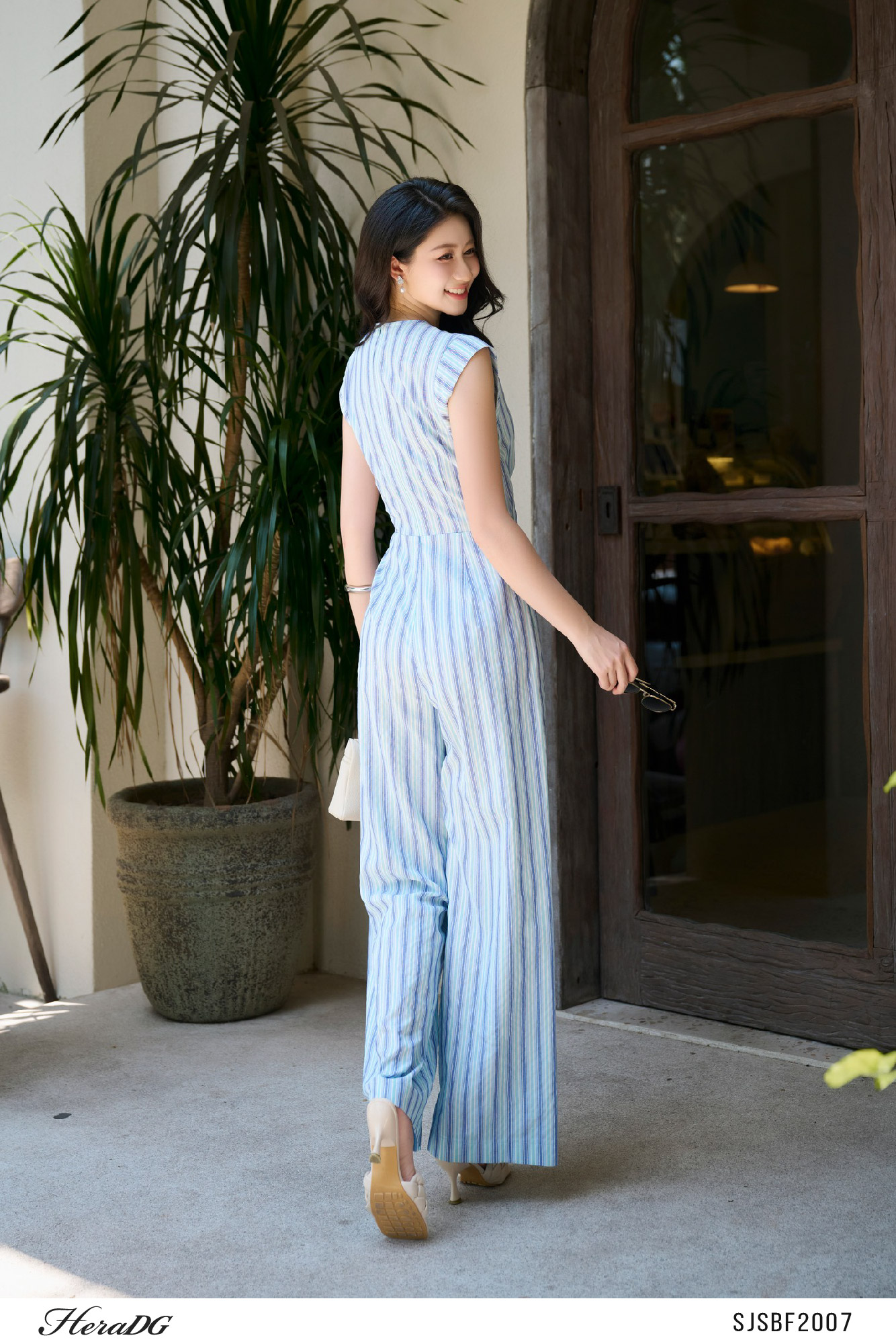 Ảnh của Jumpsuit kẻ eo xếp nơ