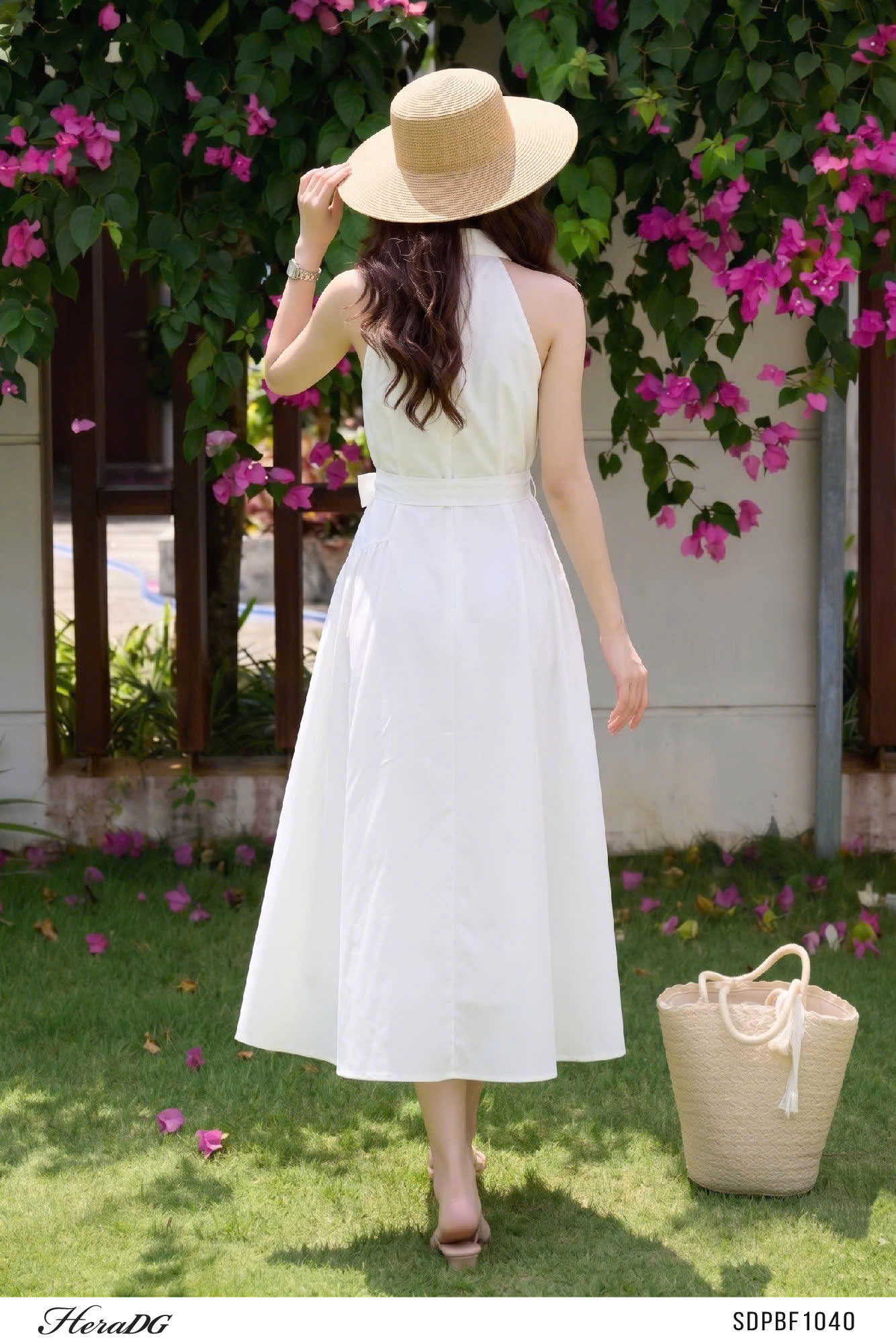 Ảnh của Đầm xòe cổ yếm, eo buộc nơ