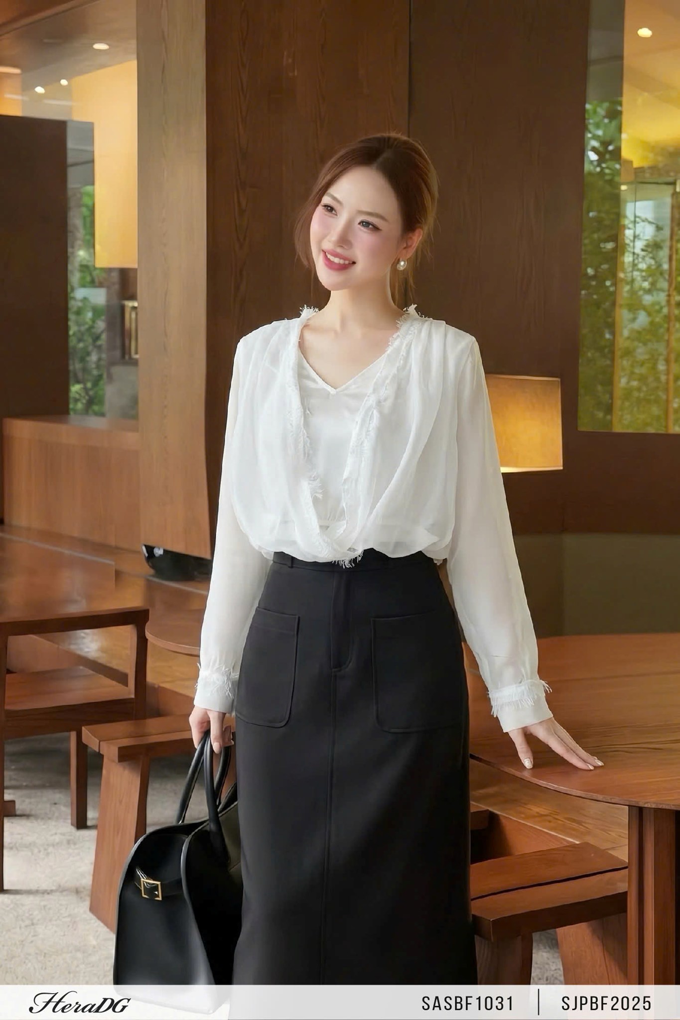 Ảnh của Áo tơ giật lót phối ren