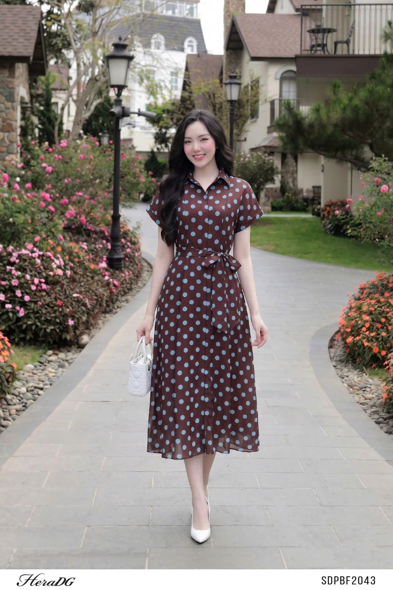 Ảnh của Đầm xòe tay lơ vê họa tiết chấm bi