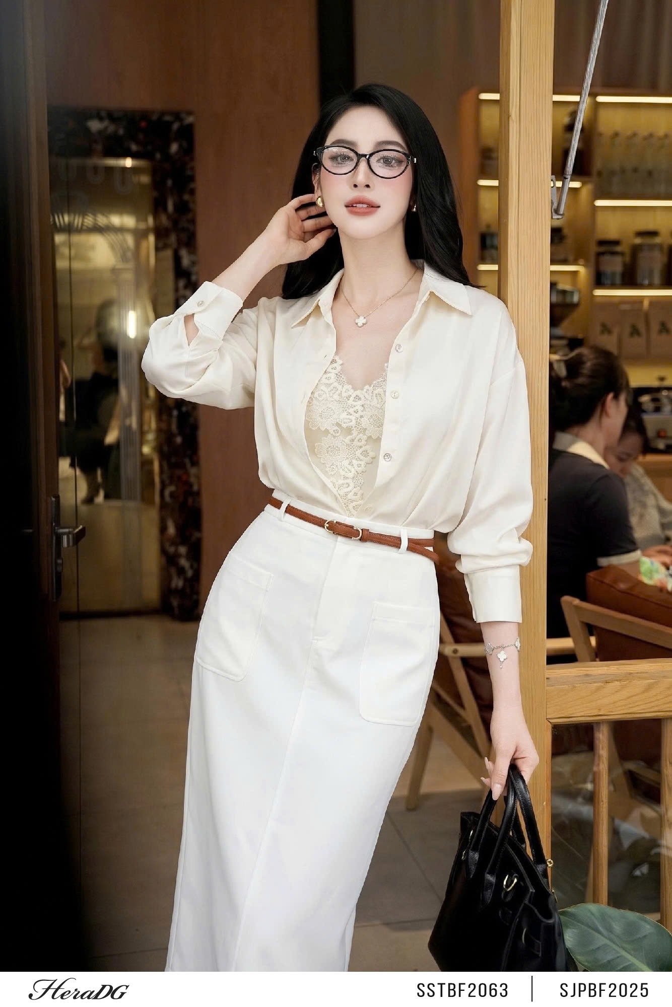 Ảnh của Set áo lụa phối ren