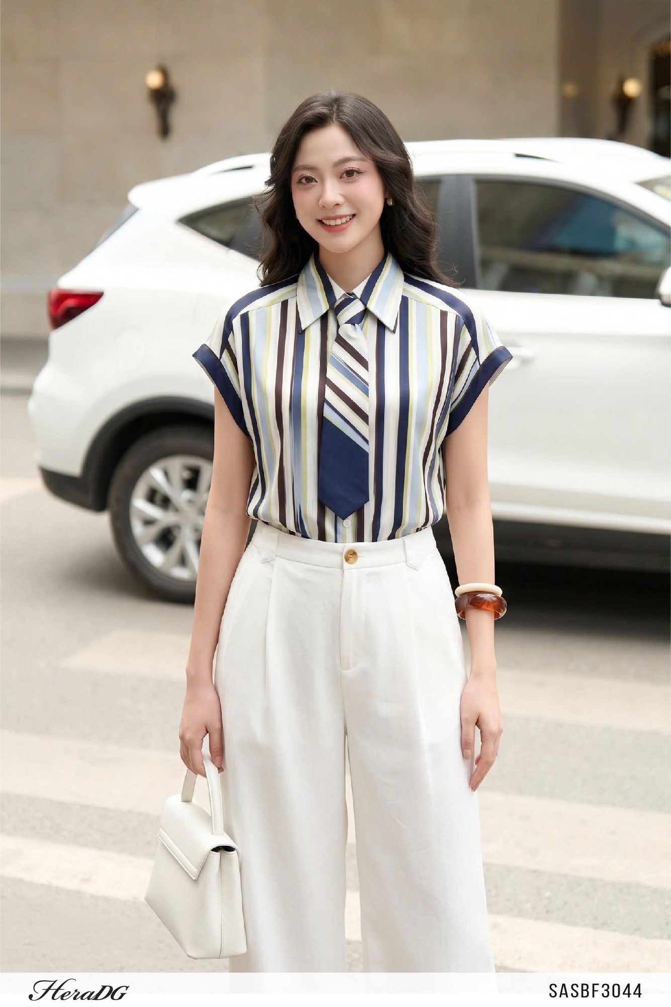 Ảnh của Áo sơ mi kèm cà vạt