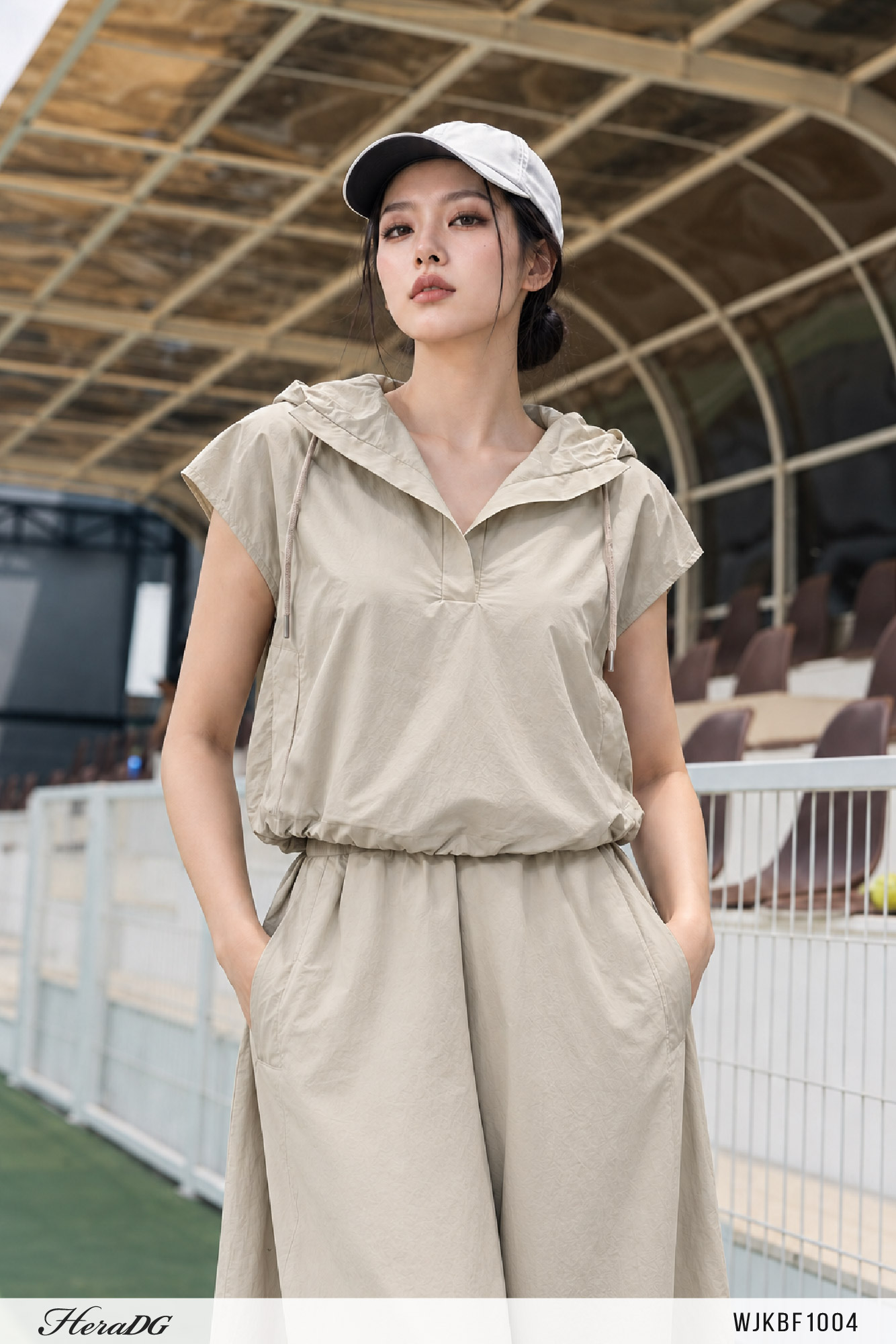 Ảnh của Set gió 2 lớp áo ngắn tay có mũ, chân váy xòe